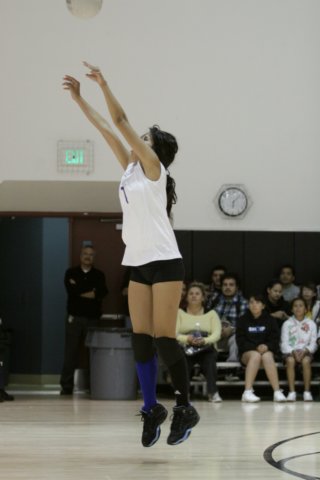 na10_girlsjvvolleyball_action_083.jpg