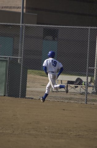 na09_baseball_240.jpg