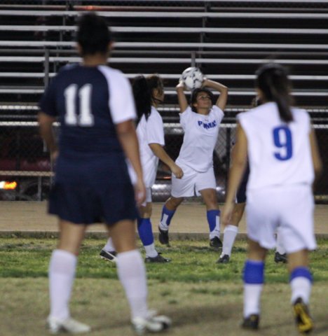 nahs_g_var_soccer319.jpg