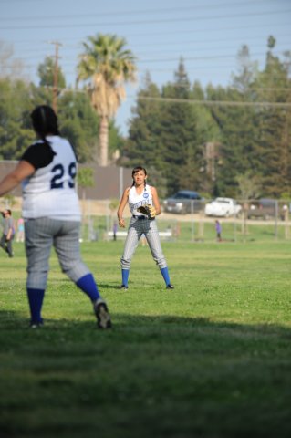 na09_jv_softball_009.jpg