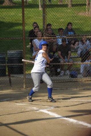 na09_var_softball_024.jpg