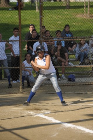 na09_var_softball_041.jpg