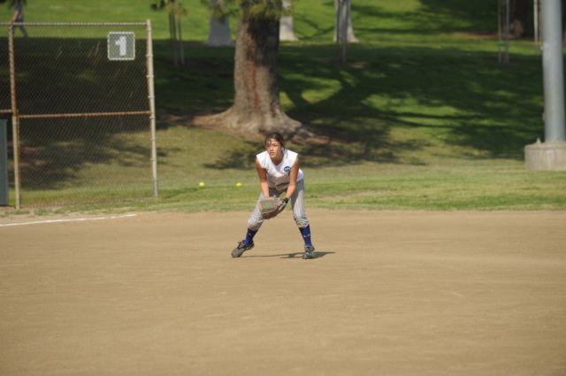 na09_var_softball_067.jpg