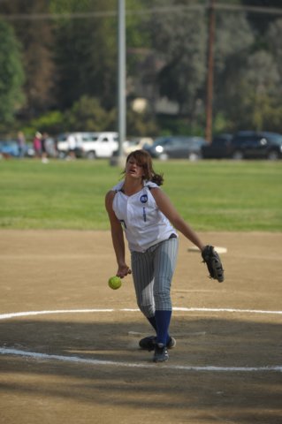 na09_var_softball_081.jpg