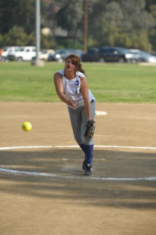 na09_var_softball_110.jpg