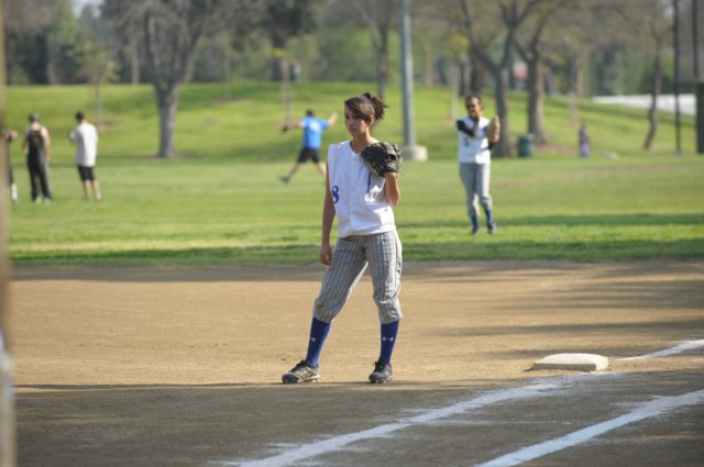 na09_var_softball_118.jpg
