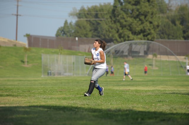 na09_var_softball_122.jpg