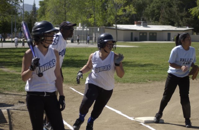 northridge_academy_softball_618_action.jpg