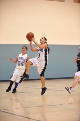 na09_jv_girls_basketball_030.jpg