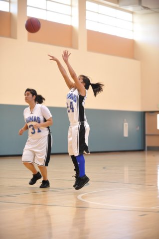 na09_jv_girls_basketball_033.jpg