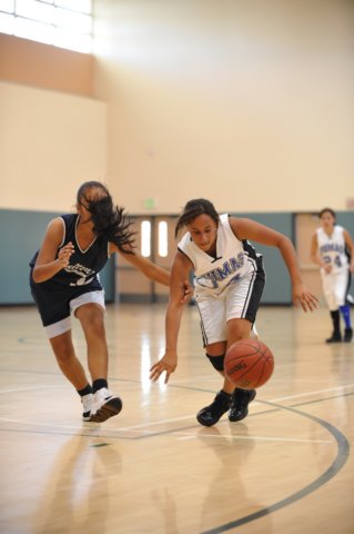 na09_jv_girls_basketball_045.jpg