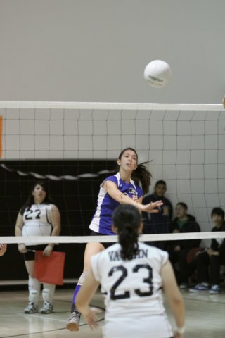 na10_girlsvarsityvolleyball_action_049.jpg