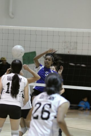 na10_girlsvarsityvolleyball_action_103.jpg